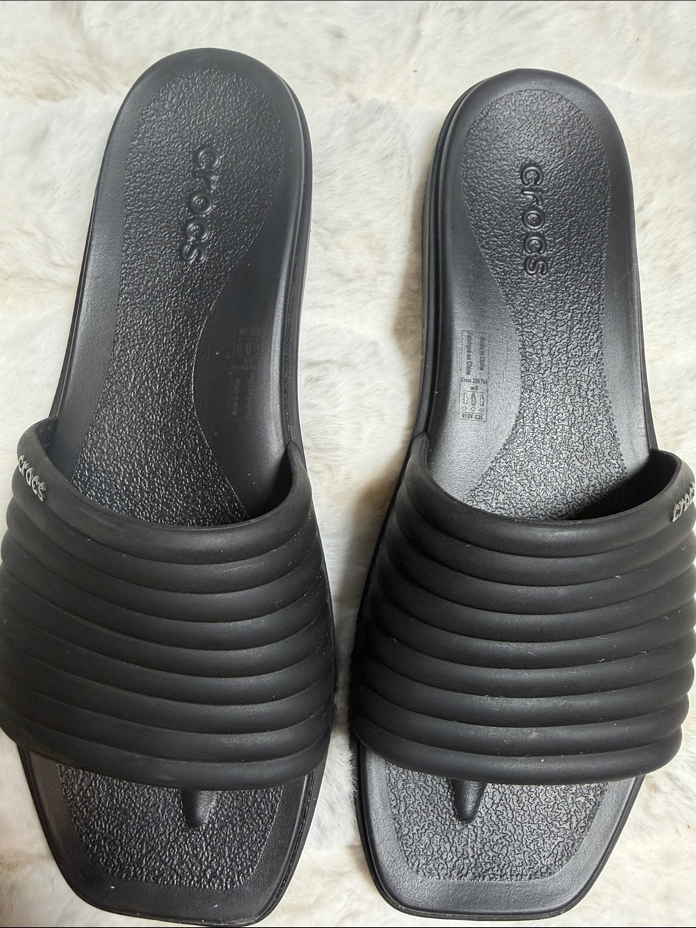 CROCS Black Ribbed Slide Sandals for Women - Picture 4 of 4